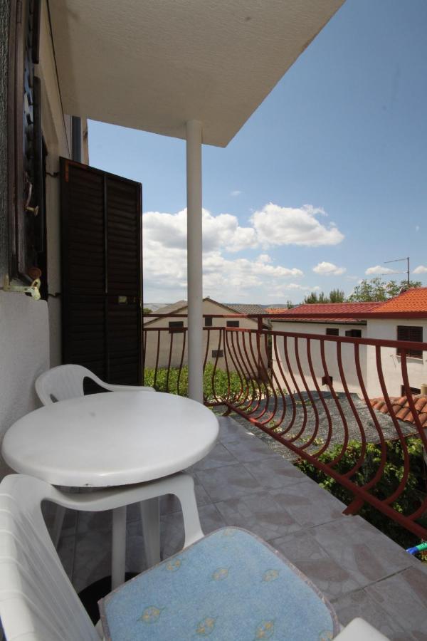 Apartments With A Parking Space Starigrad, Paklenica - 6431 Exterior photo